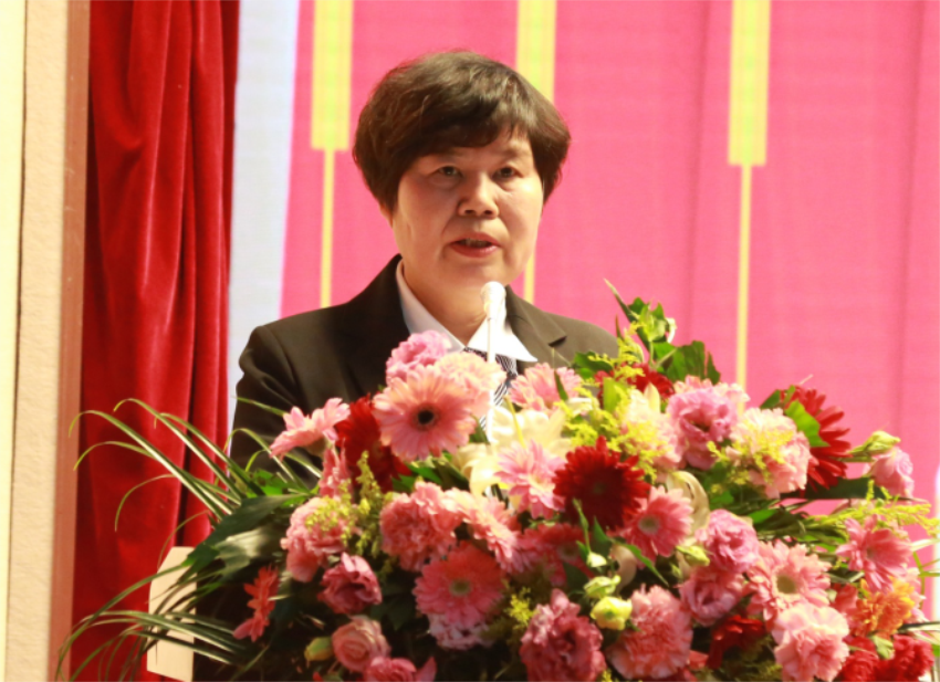 彩神官方端网页版第一届党委班子选举大会---徐州市树恩中学总校长薛淑萍同志致开幕辞