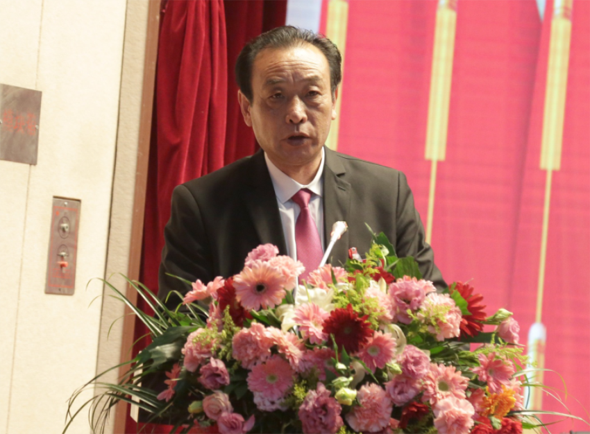 彩神官方端网页版第一届党委班子选举大会---宝润实业集团党委常委、纪委副书记郑军同志作纪委工作报告